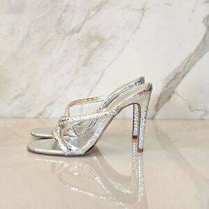 B.P. Darling Slip-on strappy Stiletto silver heels Size 7 (807)
